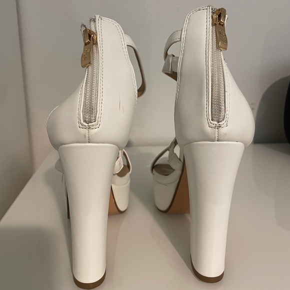White platforms size 5.5 - Picture 2 of 3